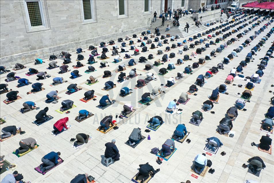 Turkey resume mass prayers