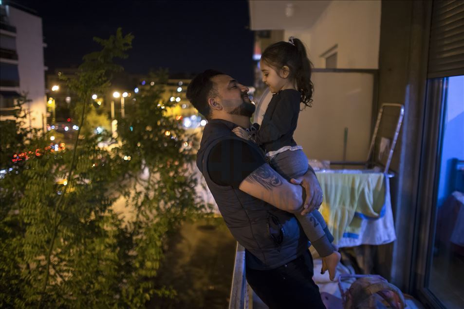 Yunanistan'da mülteciler evsiz kalma riskiyle karşı karşıya 