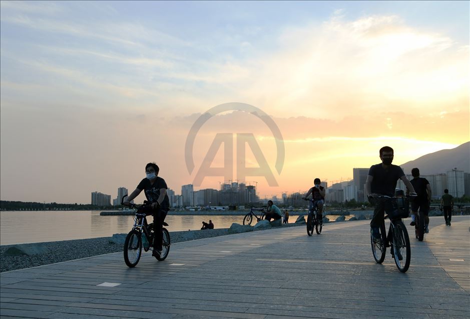 زندگی زیر سایه کرونا در پایتخت ایران
