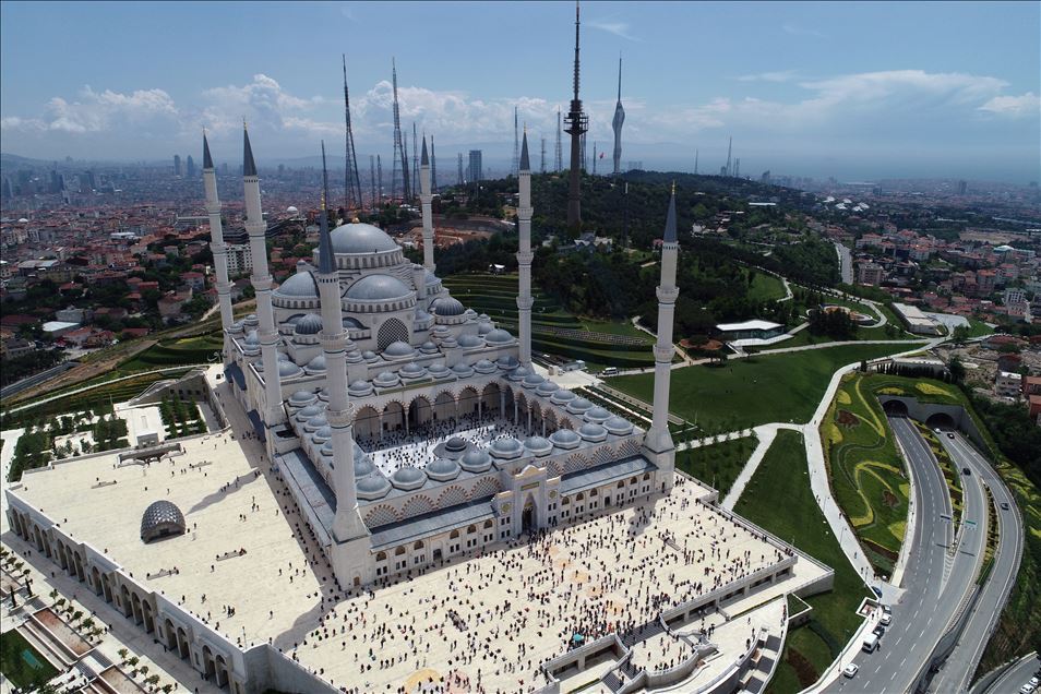 Cuma namazı, salgın sonrası ilk kez kılındı