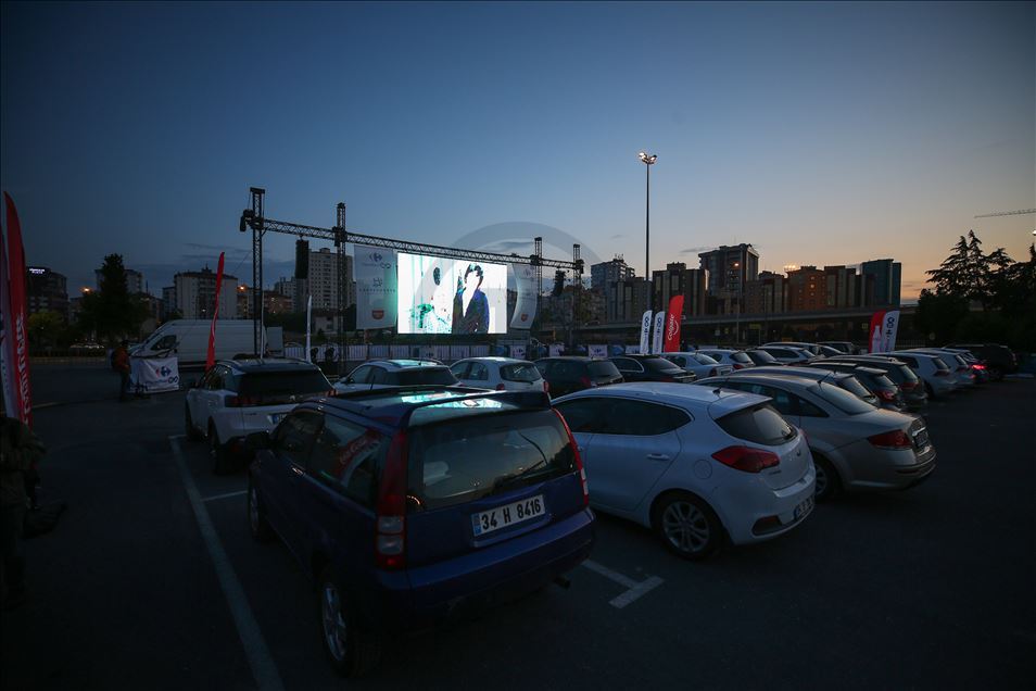 CarrefourSA'dan halka "Arabalı Açık Hava Sineması" keyfi