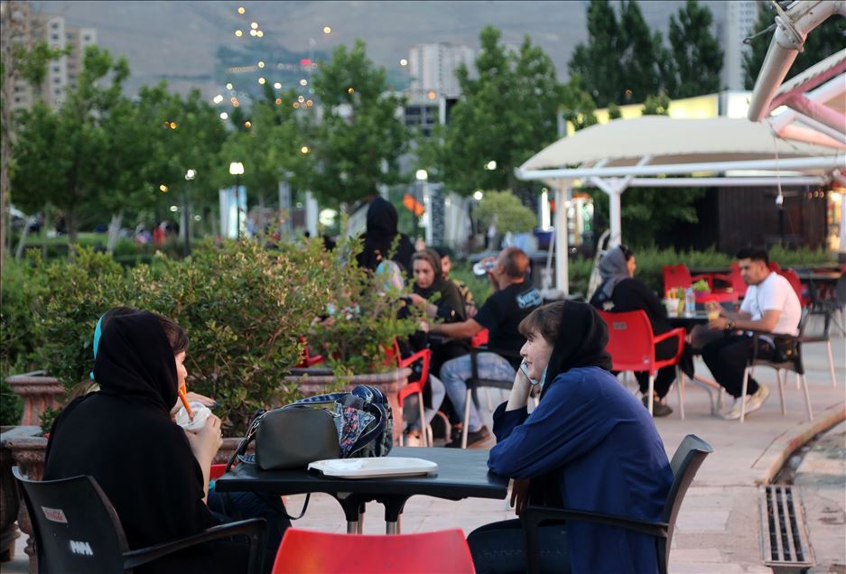زندگی زیر سایه کرونا در پایتخت ایران