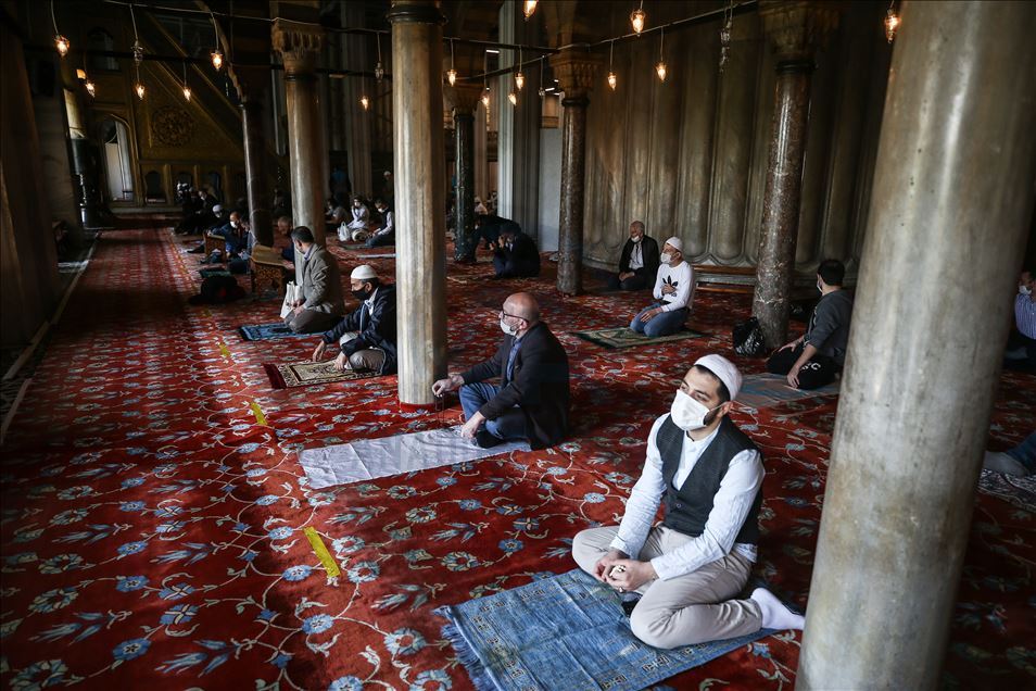 Mass prayers in mosques resume as Turkey began easing COVID-19 measures 