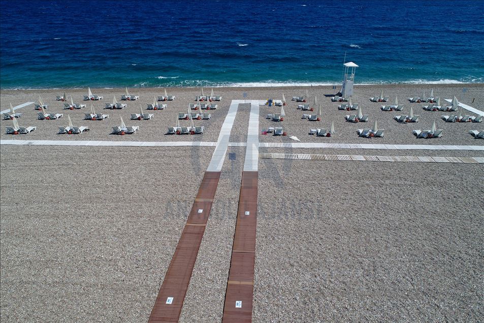 Social distancing rules in beaches of Antalya