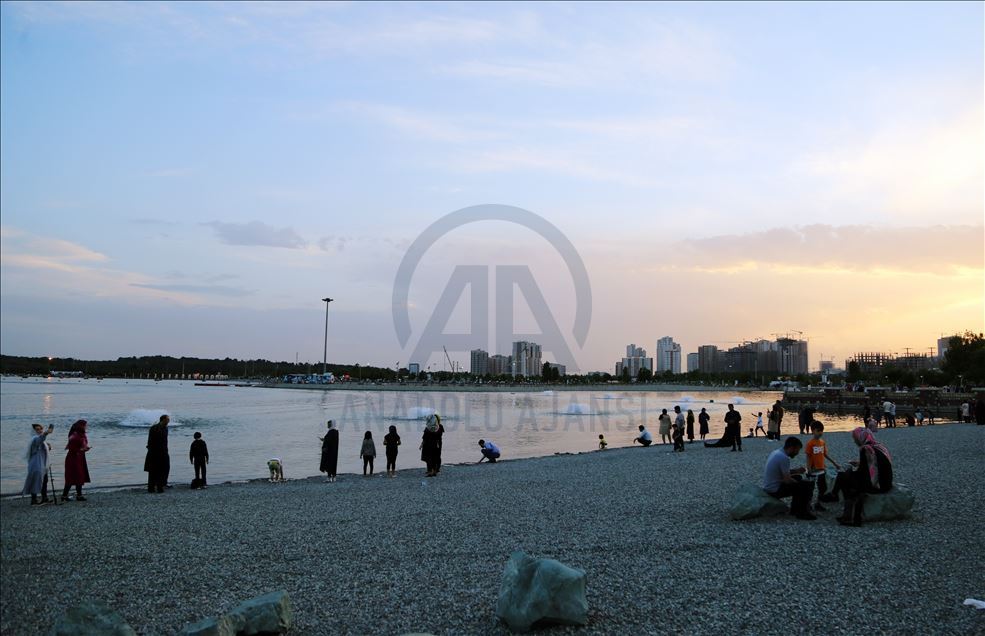زندگی زیر سایه کرونا در پایتخت ایران