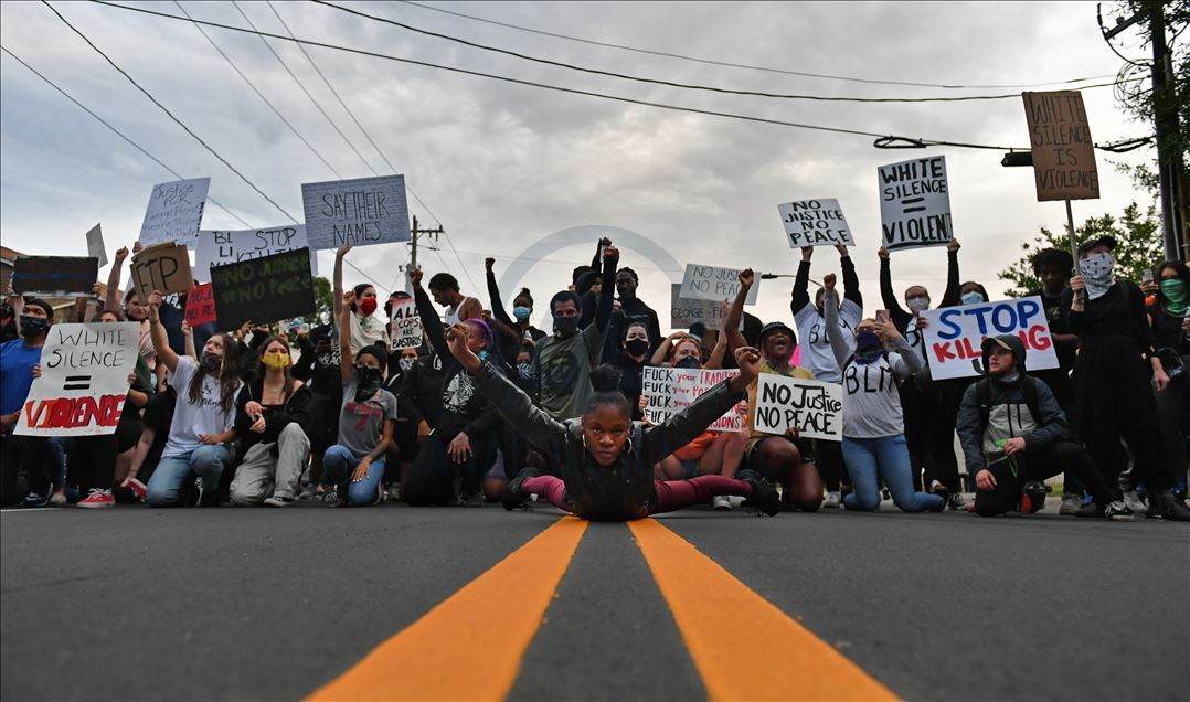 Siyahi Amerikalı Floyd'un öldürülmesine yönelik protestolar 4. gününde
