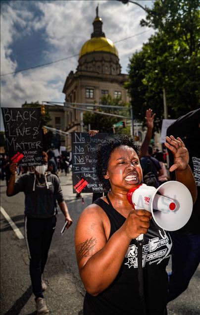 Miles de personas se toman las calles de Atlanta para protestar contra la muerte de George Floyd