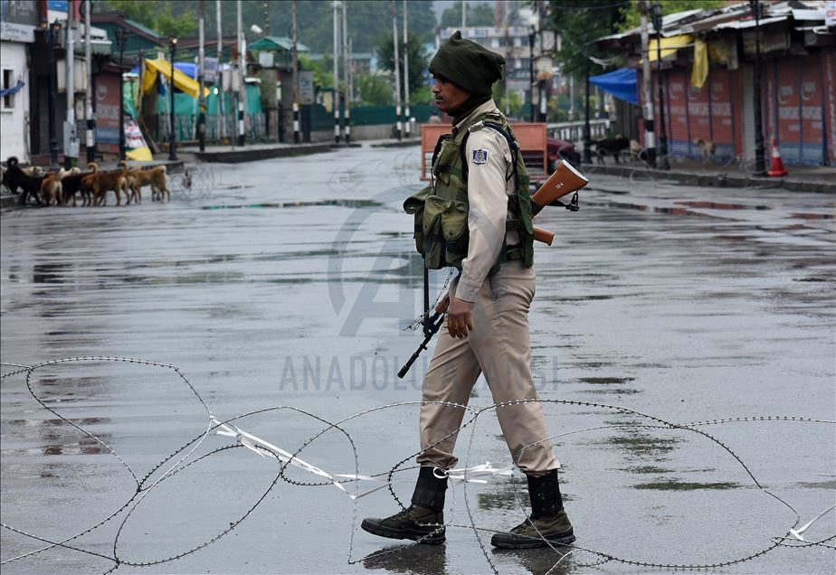Keşmir'de sokağa çıkma yasağı 30 Haziran'a uzatıldı