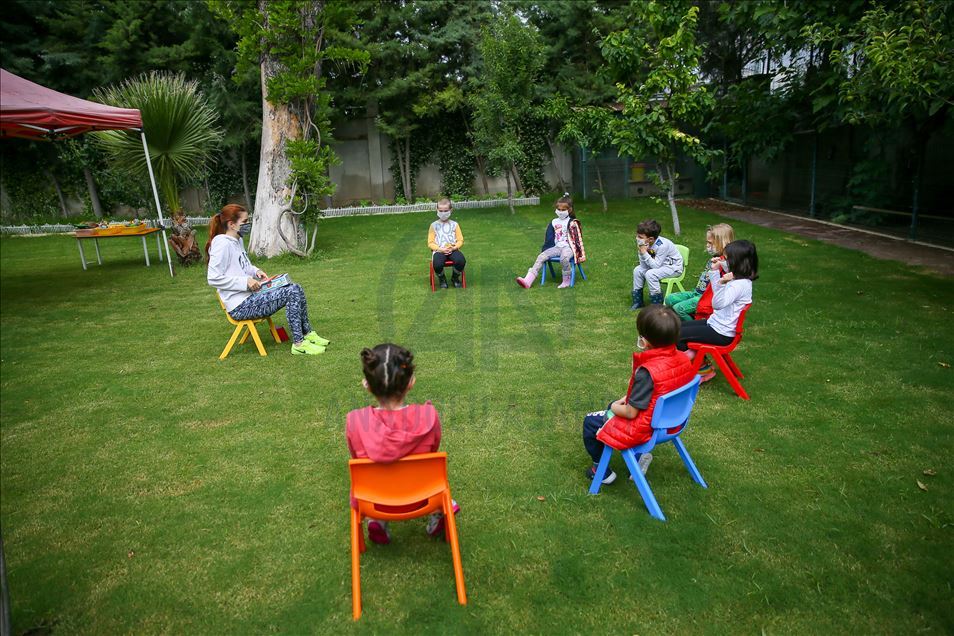 Kindergartens re-open in Turkey