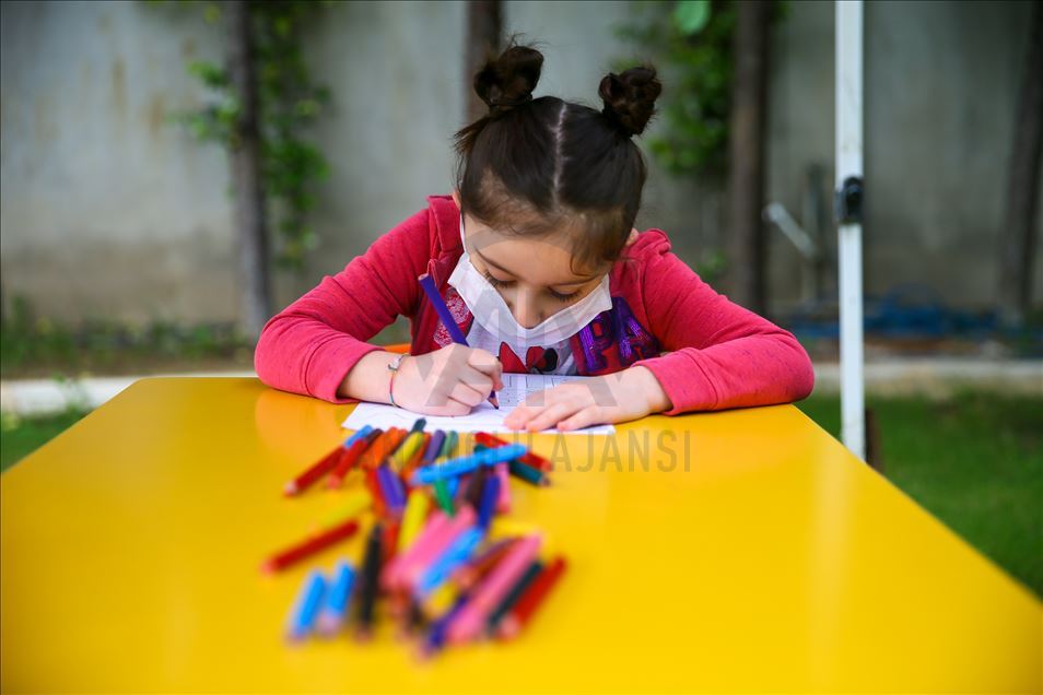 Kindergartens re-open in Turkey