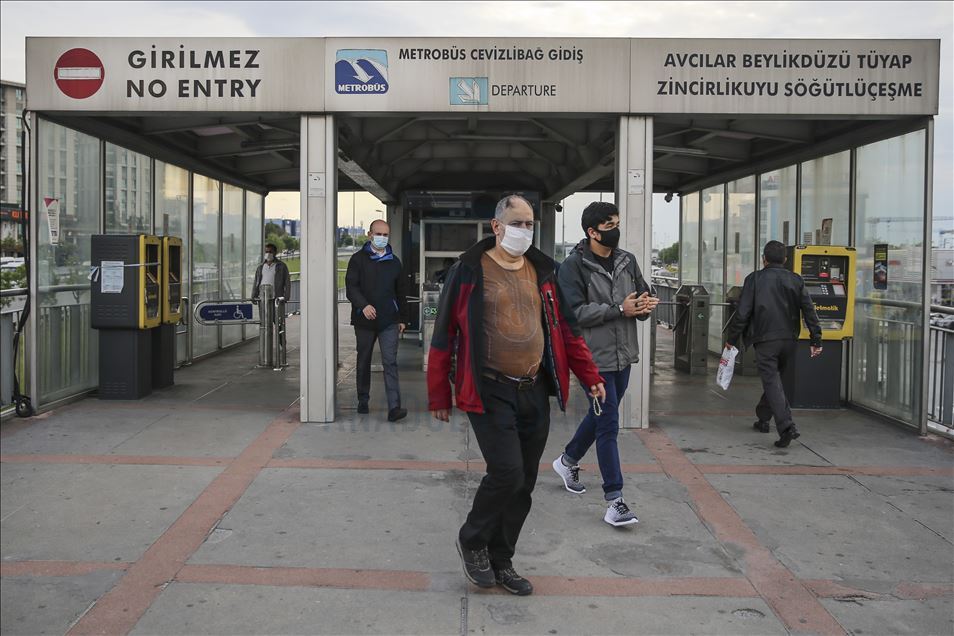 İki günlük kısıtlamanın ardından İstanbul güne hareketli başladı