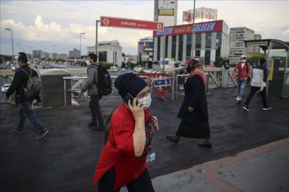 İki günlük kısıtlamanın ardından İstanbul güne hareketli başladı