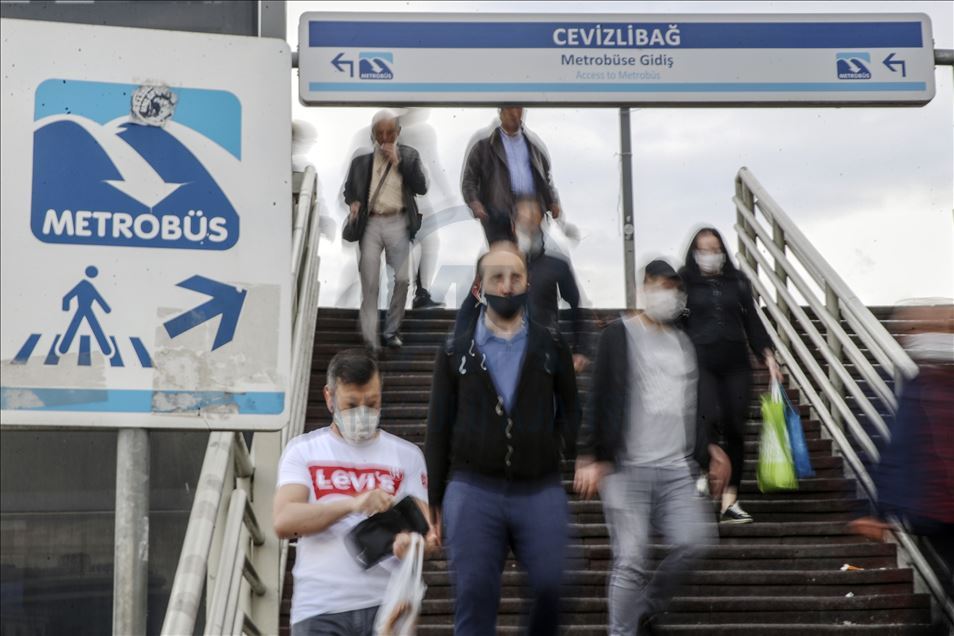 İki günlük kısıtlamanın ardından İstanbul güne hareketli başladı