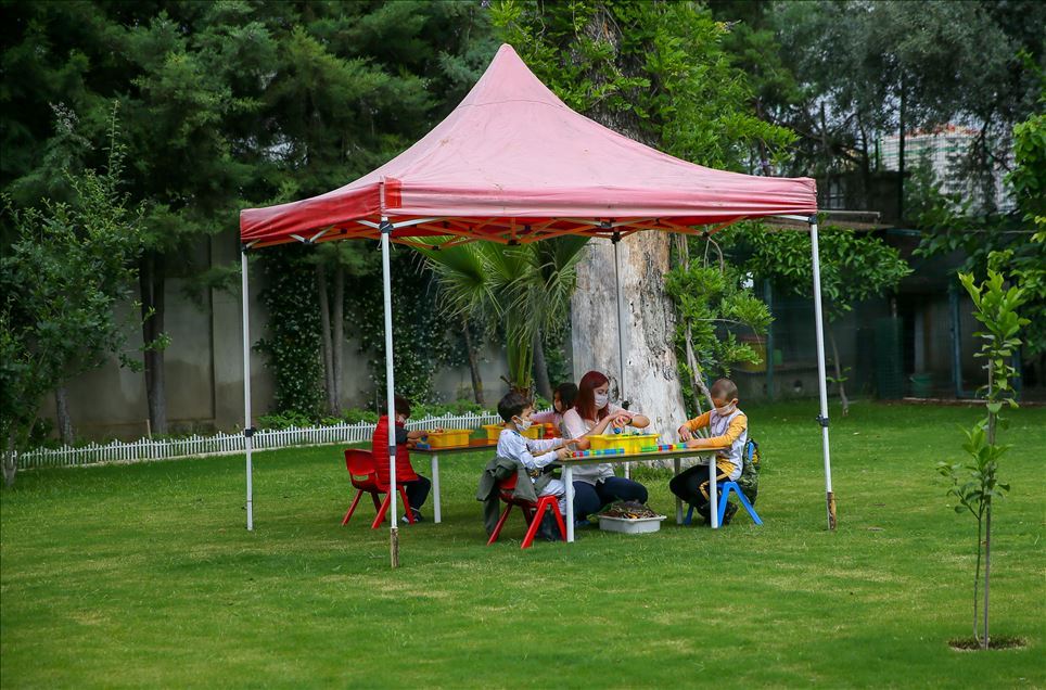 Kindergartens re-open in Turkey