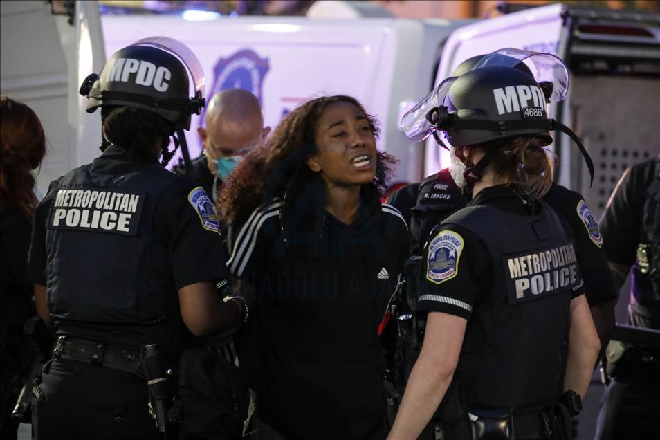 تظاهرات مردم آمریکا در واکنش به قتل یک سیاه‌پوست توسط پلیس