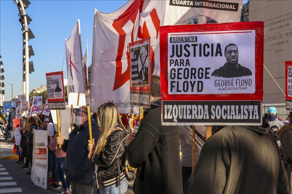 ABD'de polis şiddetiyle ölen Floyd için Arjantin'de gösteri
