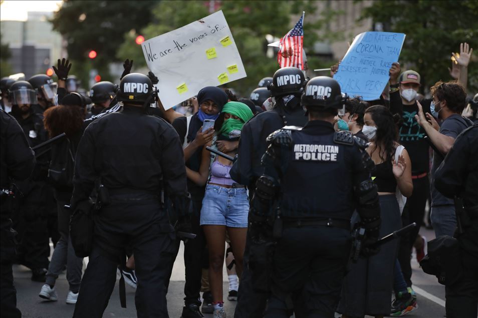 تظاهرات مردم آمریکا در واکنش به قتل یک سیاه‌پوست توسط پلیس