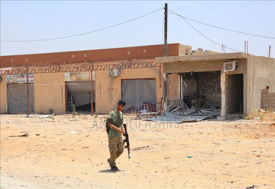 Libya ordusu ile Hafter milisleri, Trablus Havaalanı çevresinde çatışıyor
