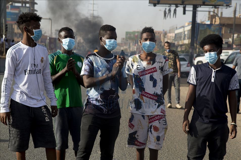 В Судане чтят память демонстрантов, погибших год назад в Хартуме 10