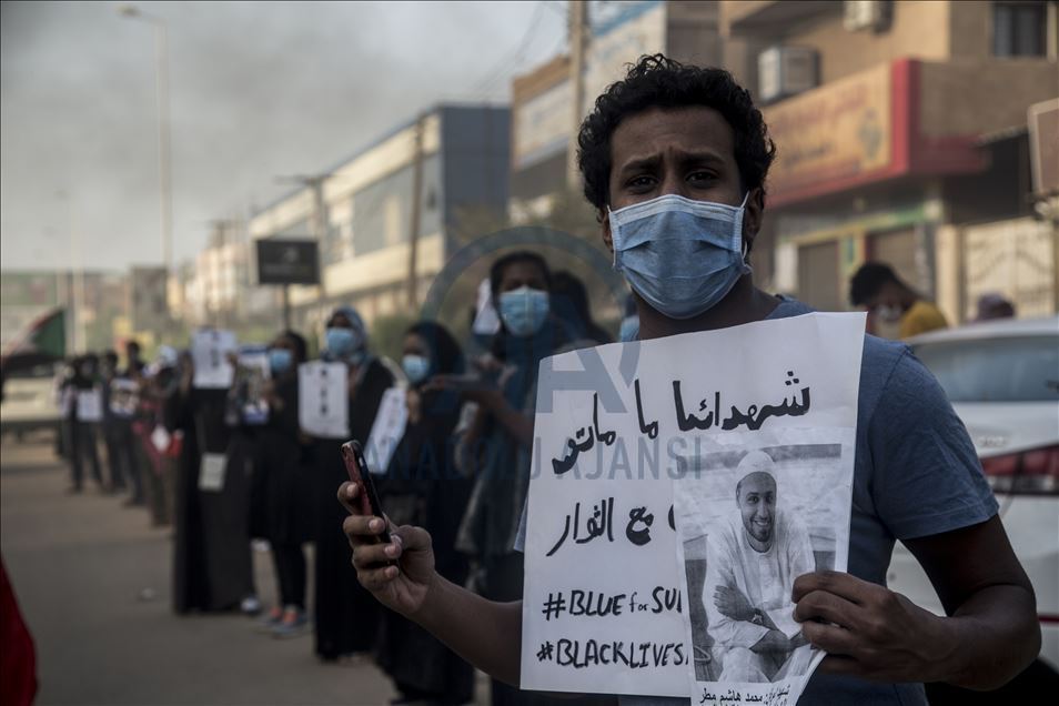 В Судане чтят память демонстрантов, погибших год назад в Хартуме 6