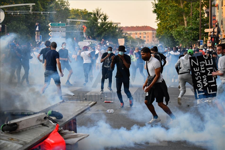 The Adama Traoré collective demonstrated infront of the TGI of Paris