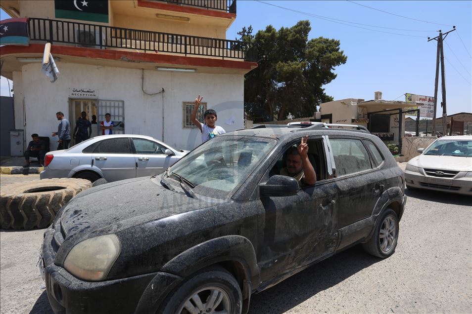 Libyalılar, Hafter milislerinin tuzakladığı patlayıcılardan temizlenen evlerine kavuşuyor