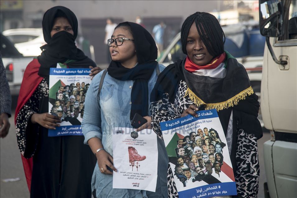В Судане чтят память демонстрантов, погибших год назад в Хартуме 8