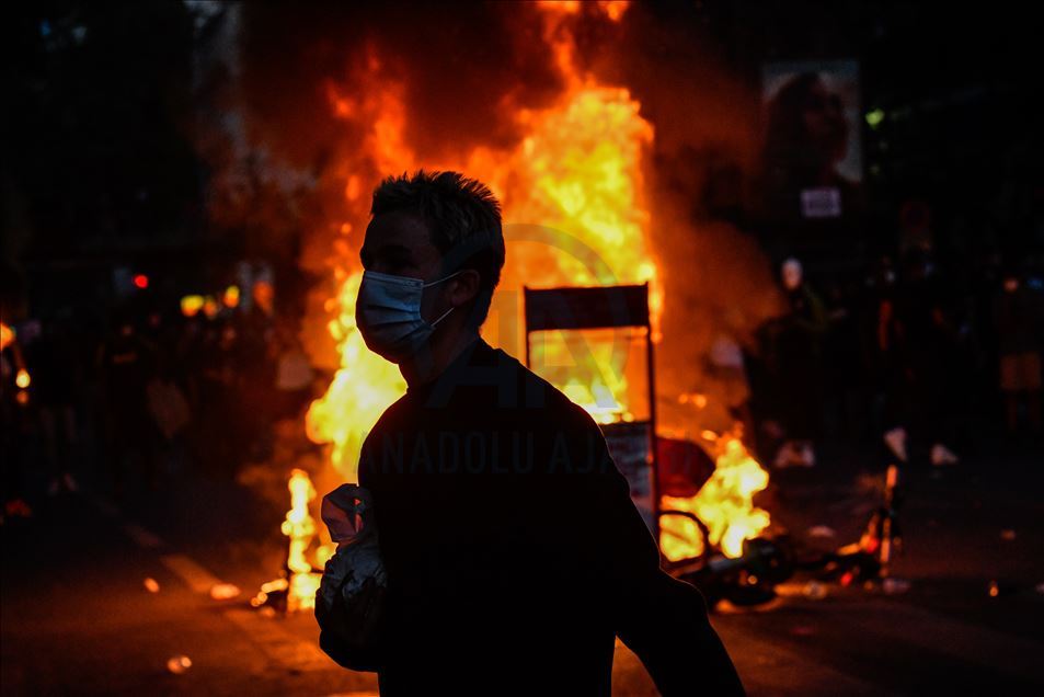 Fransa'da polis şiddetinin protesto edildiği gösteri olaylı sona erdi