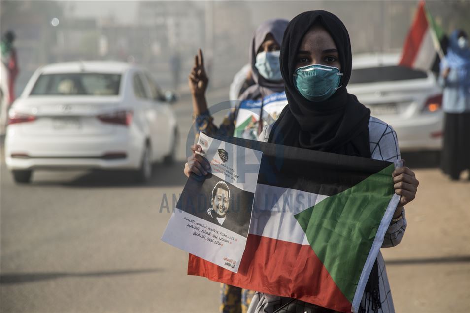 В Судане чтят память демонстрантов, погибших год назад в Хартуме 5