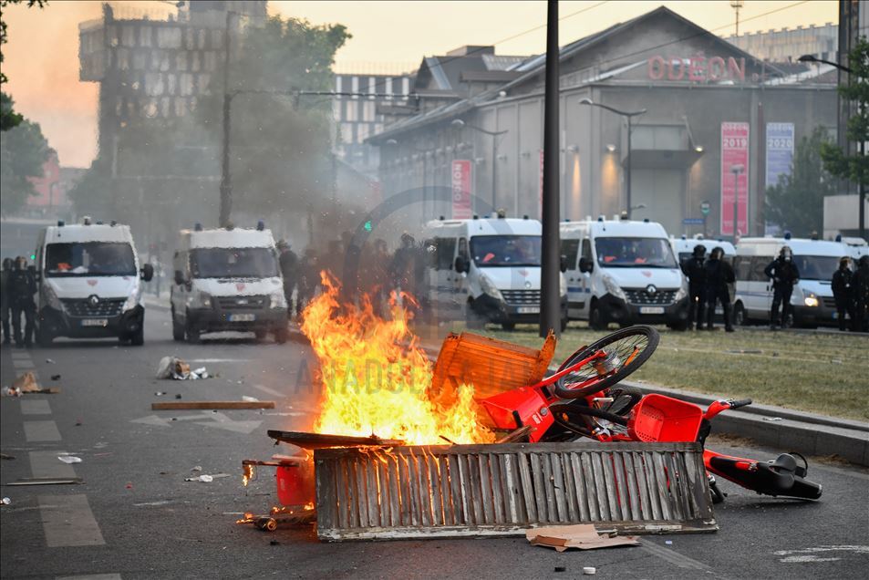 The Adama Traoré collective demonstrated infront of the TGI of Paris