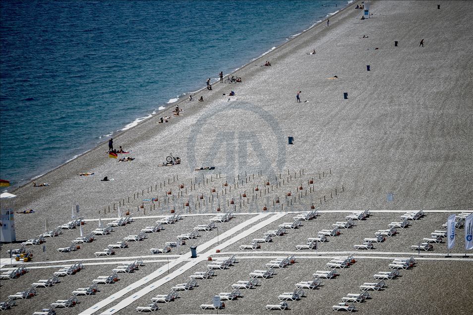 Antalya'da sahiller hareketlendi