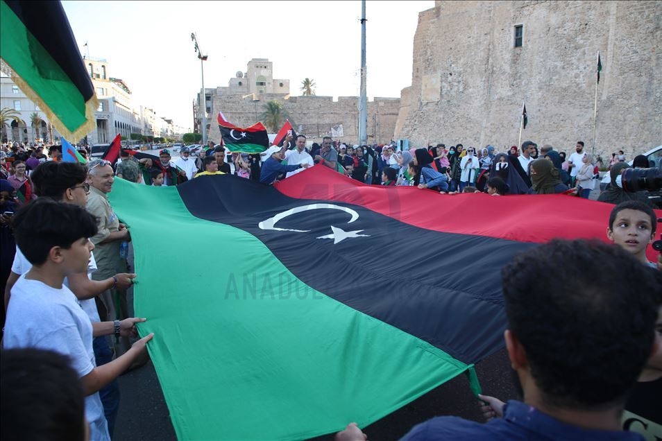 Libyalılar Terhune ve Beni Velid'in kontrol altına alınmasını kutladı