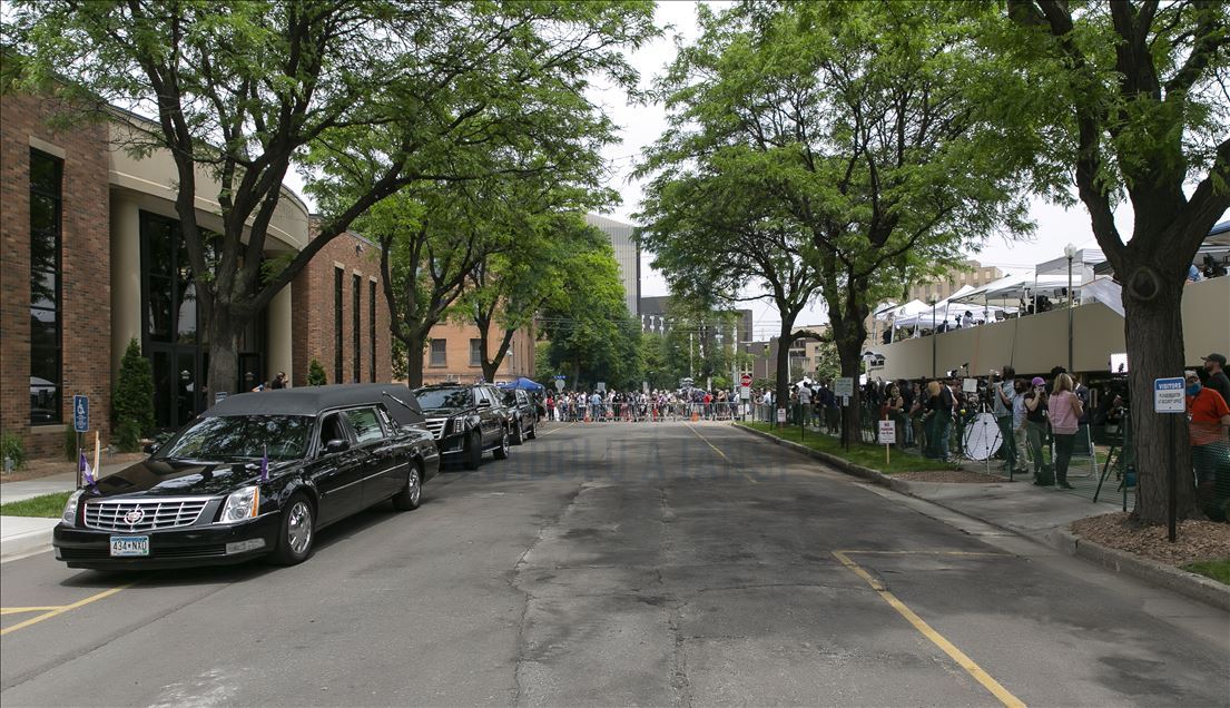 George Floyd için ilk cenaze töreni Minneapolis'te düzenlendi