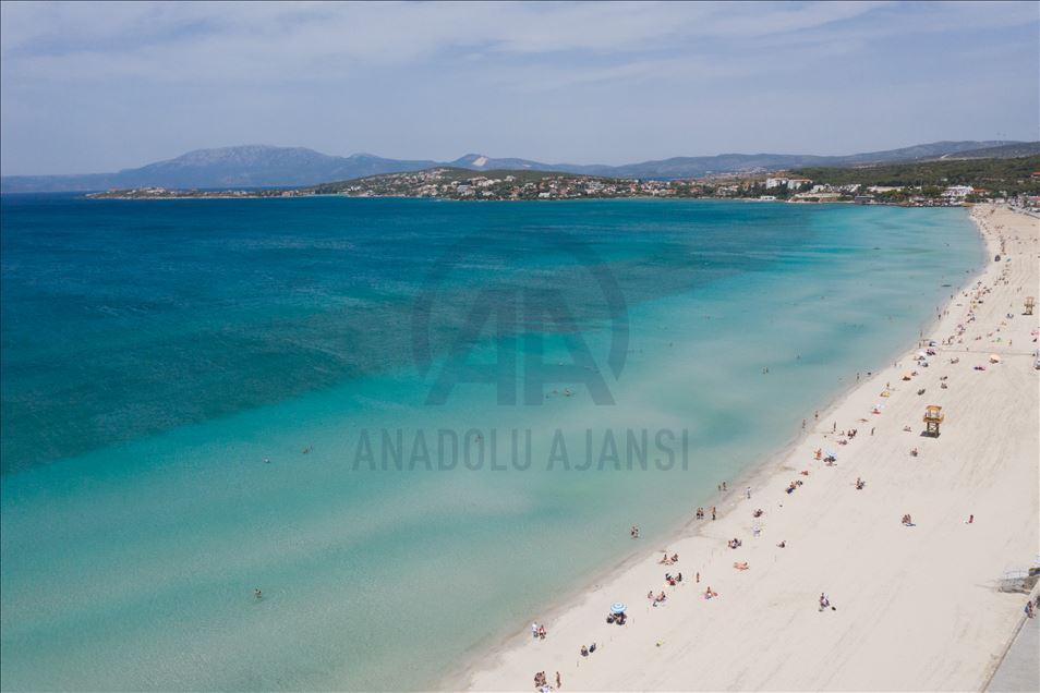 İzmir'de kısıtlamanın olmadığı hafta sonunda deniz keyfi