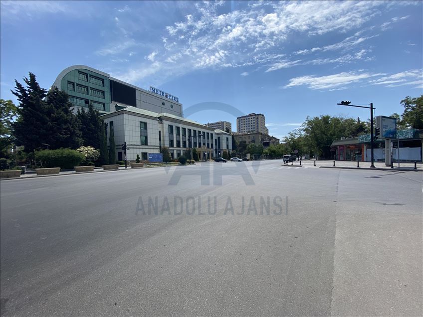 Zbog porasta broja oboljelih od COVID-19: Policijski sat u Bakuu, prazne ulice i trgovi