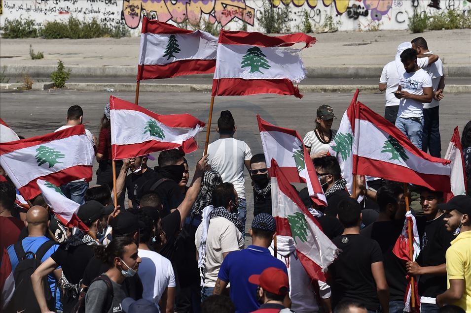 بيروت.. احتجاجات قرب البرلمان والأمن يتدخل