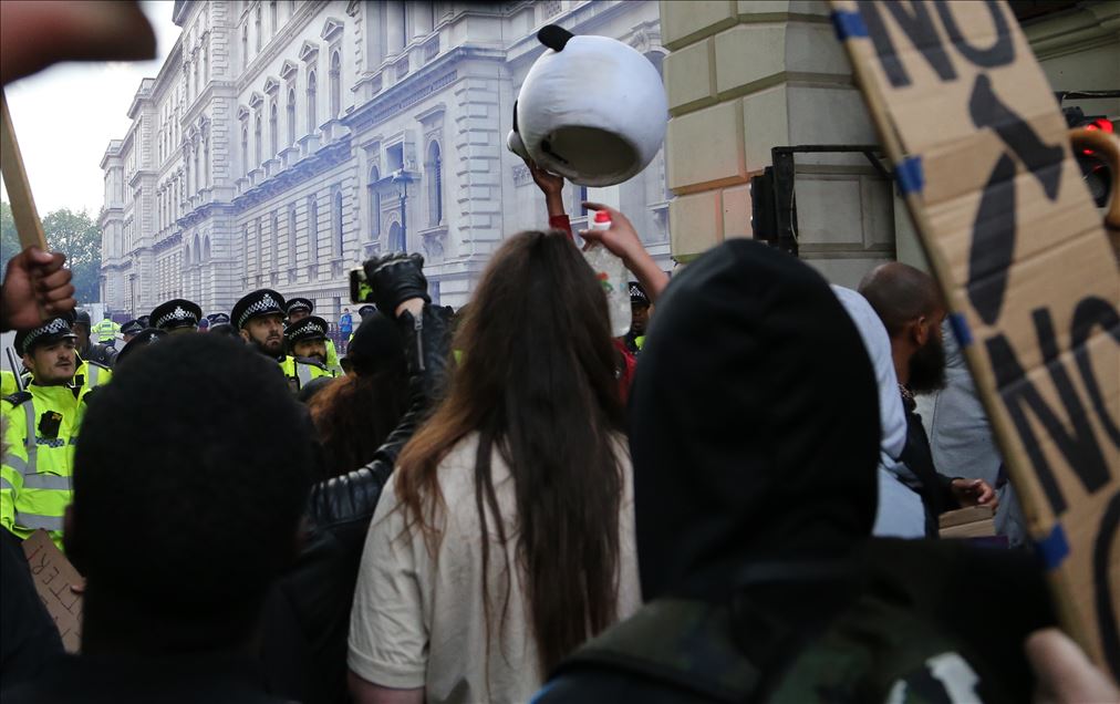 Londër, përleshje mes protestuesve dhe policisë