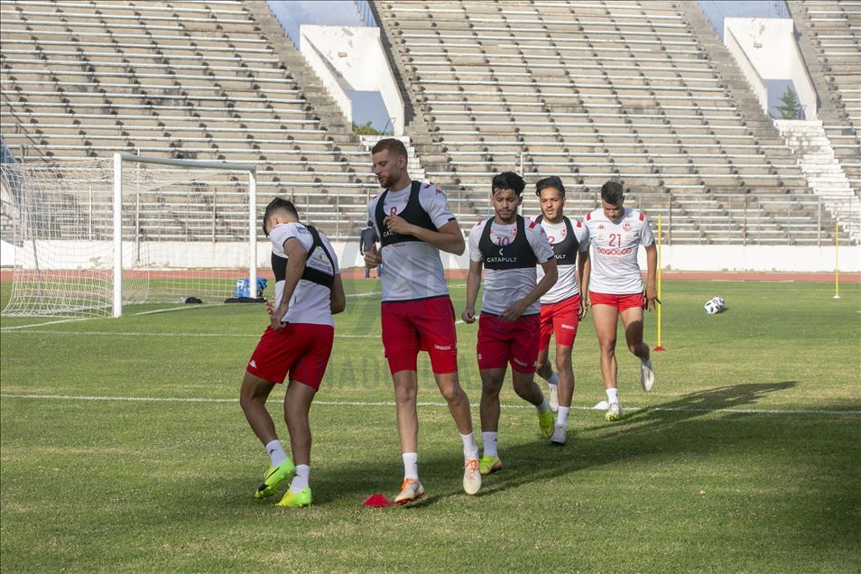 قدم: "نسور قرطاج" أول منتخب بالعالم يستأنف تدريباته