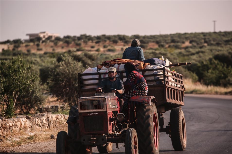 نزوح نحو 6 آلاف مدني جراء قصف روسي شمالي سوريا  