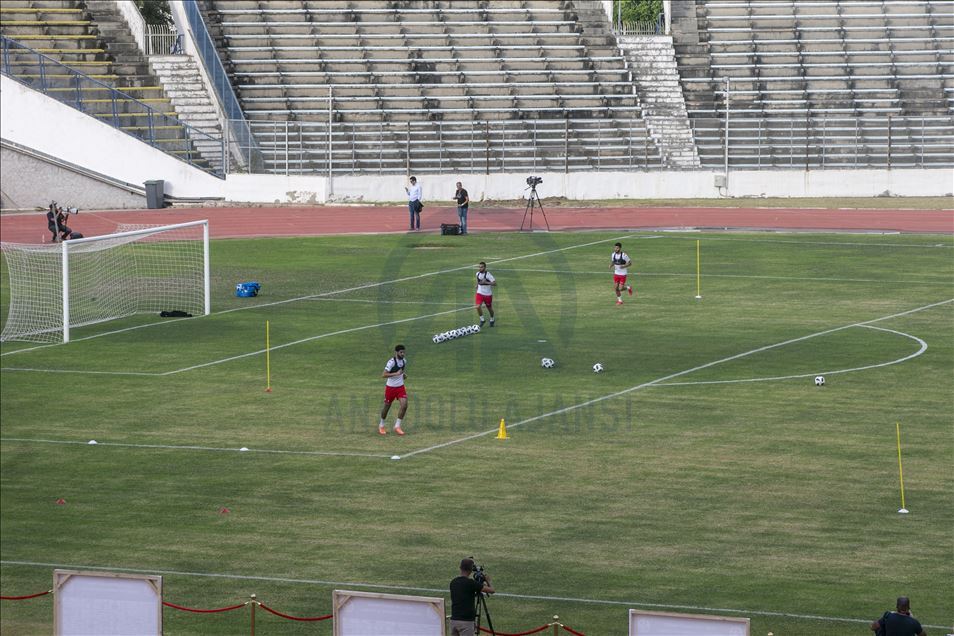 قدم: "نسور قرطاج" أول منتخب بالعالم يستأنف تدريباته