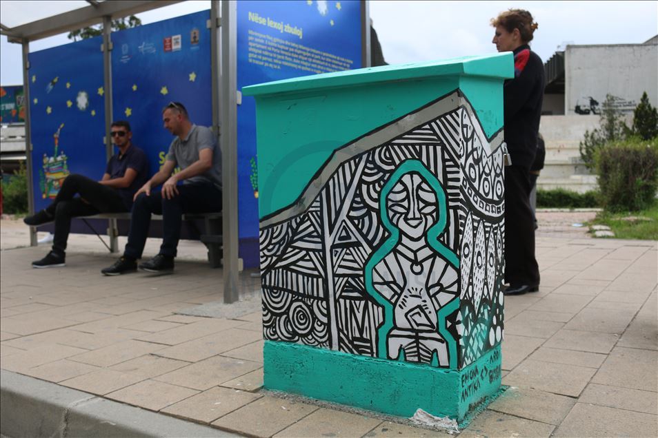Projekti artistik “Beautiful Prishtina” zbukuron këndet e kryeqytetit kosovar