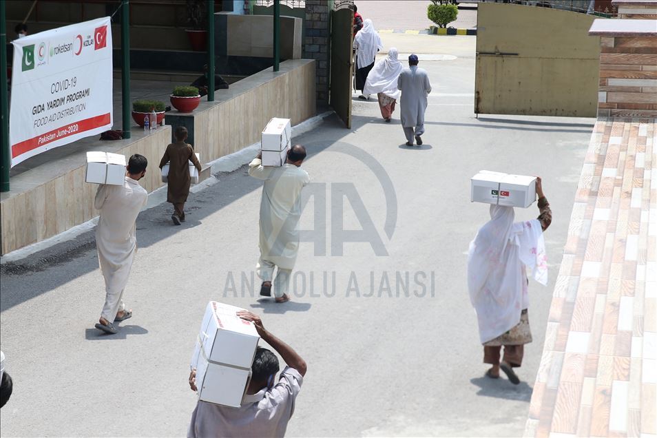 Roketsan'dan Türk Kızılay aracılığıyla 1000 Pakistanlı aileye gıda yardımı
