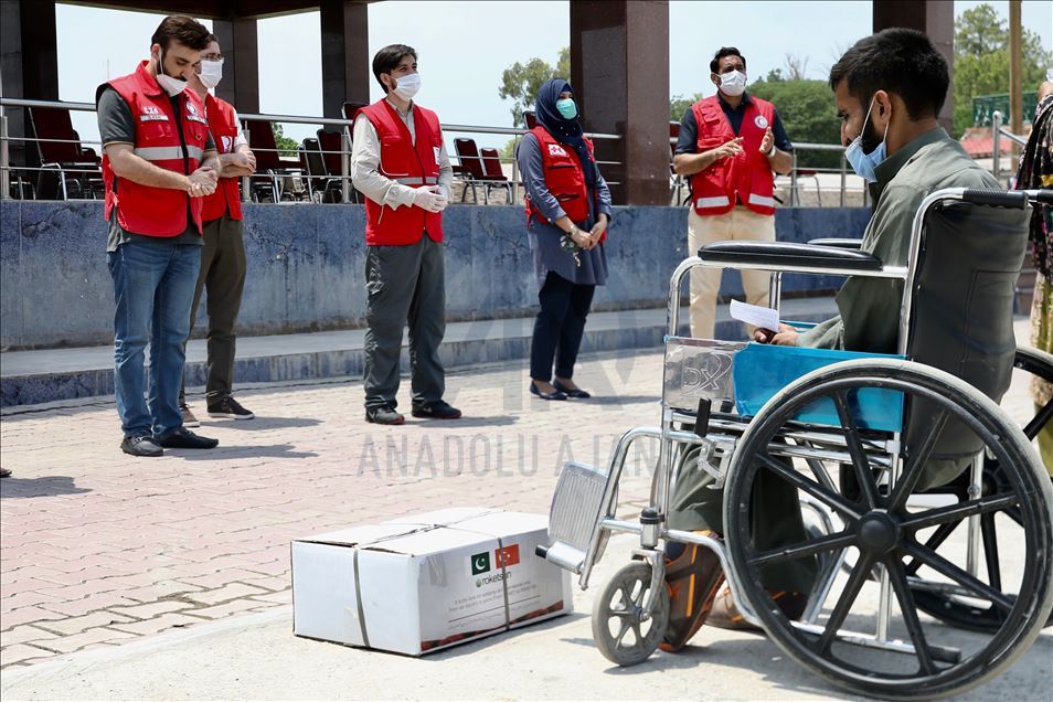 Roketsan'dan Türk Kızılay aracılığıyla 1000 Pakistanlı aileye gıda yardımı