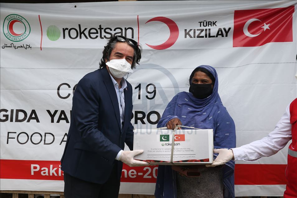 Roketsan'dan Türk Kızılay aracılığıyla 1000 Pakistanlı aileye gıda yardımı
