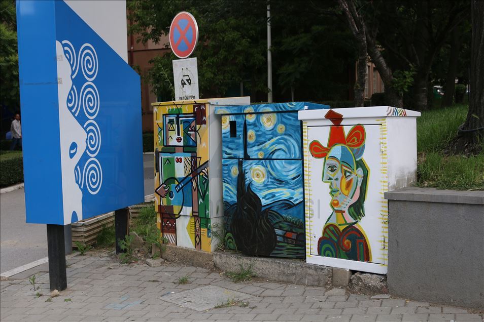 Projekti artistik “Beautiful Prishtina” zbukuron këndet e kryeqytetit kosovar