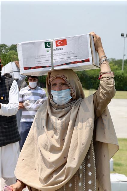 Roketsan'dan Türk Kızılay aracılığıyla 1000 Pakistanlı aileye gıda yardımı