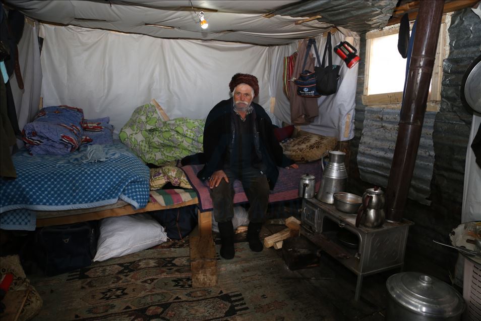 85 yaşındaki Süleyman dedenin bitmeyen çobanlık tutkusu