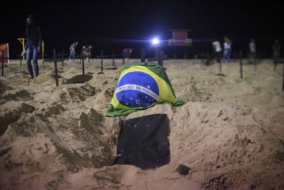 Coronavirus en Brasil: Pareja de adultos mayores viste como astronauta para  pasear seguros en Río de Janeiro, FOTOS, COVID-19 nndc, MUNDO