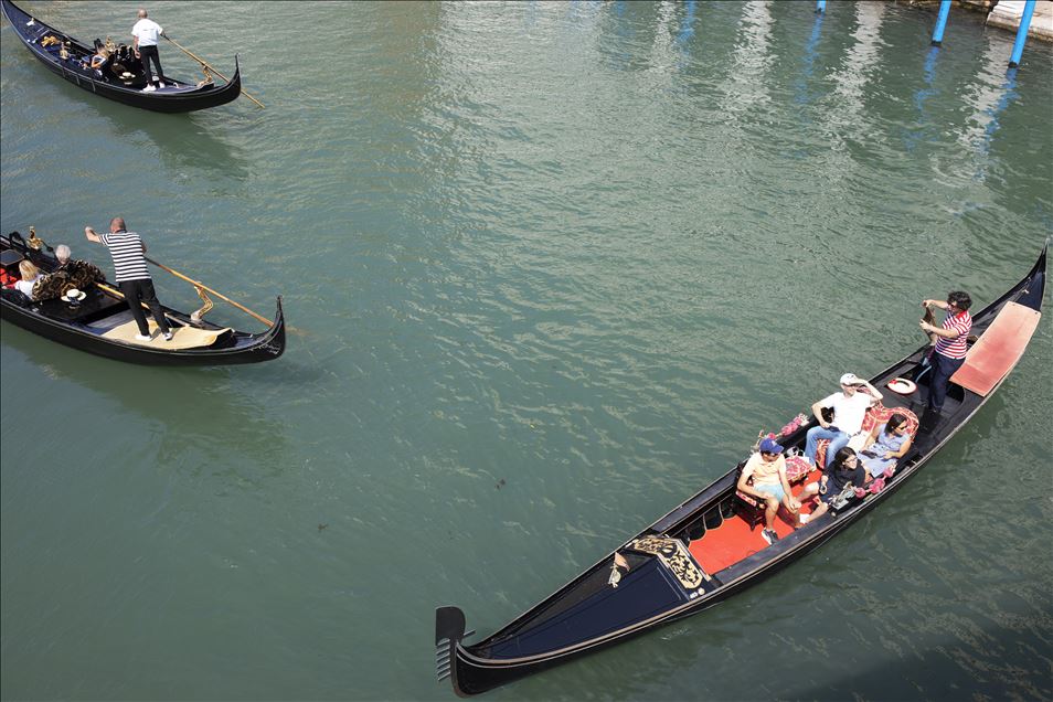 Venice opens to tourists