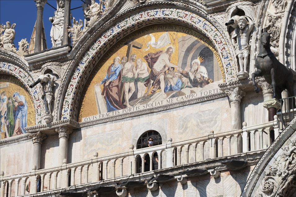 Venice opens to tourists